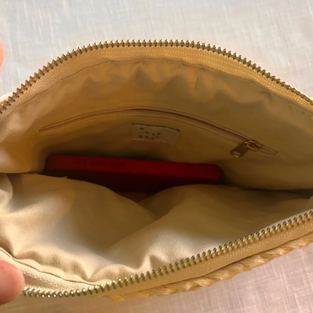 Straw clutch w/ tassel zippered closure pink green Summer vacation resort bag